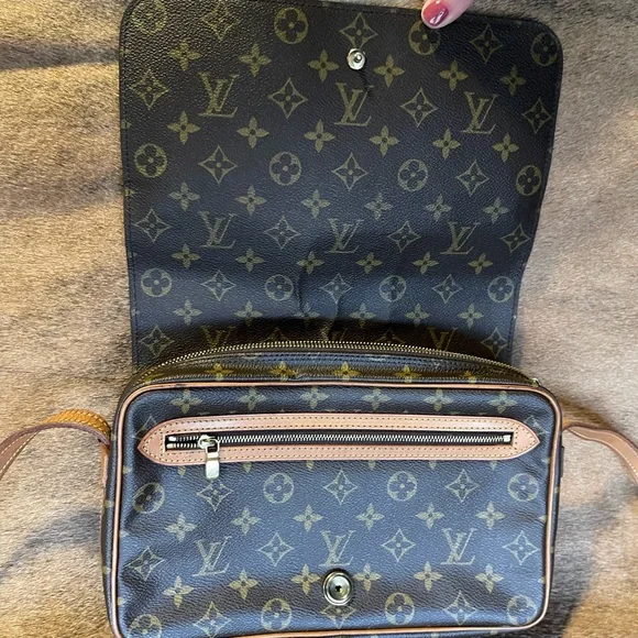 Louis Vuitton Saint Germain Monogram Canvas Crossbody Bag - Picture 5 of 8